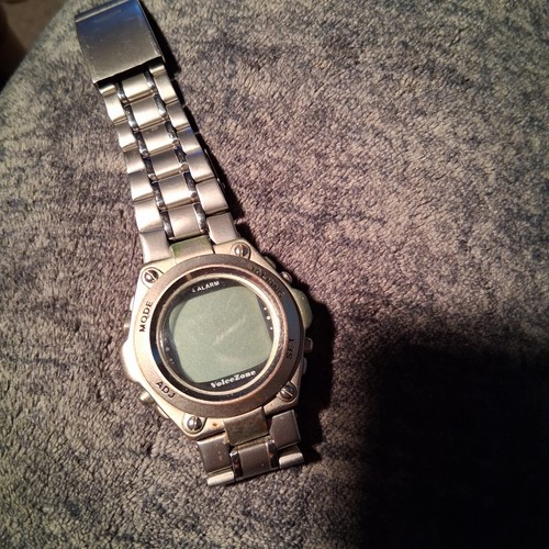 Talking watch designed - ,